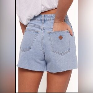 Abrand A Venice Denim Short – Sz 27 Lightwash Denim